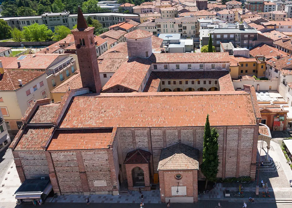 Church Of San Francesco - Surroundings Galleria 45